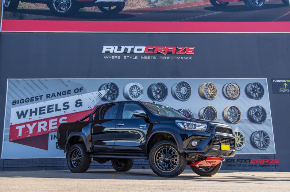 TOYOTA HILUX N80 4WD CRUSH GLOSS BLACK DOUBLE DARK TINT